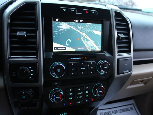 Used 2017 Ford F150 Lariat w/ Trailer Tow Package image 24