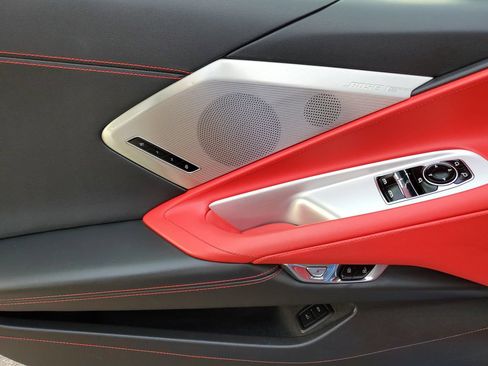Used 2020 Chevrolet Corvette Stingray Preferred Cpe w/ 2LT Preferred Equipment Group RWD image 9