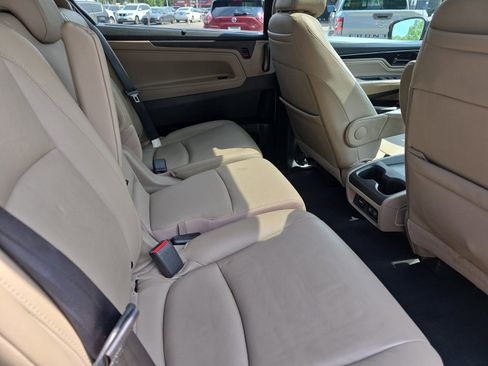 Used 2018 Honda Odyssey Elite image 12