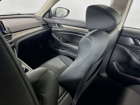Used 2018 Honda Accord LX image 19