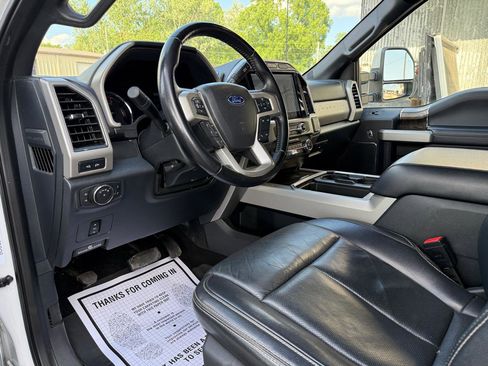 Used 2022 Ford F250 Lariat w/ Lariat Value Package image 12