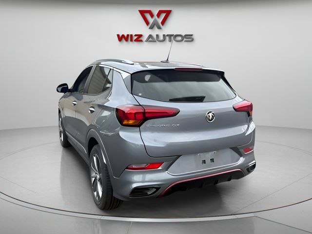 Used 2022 Buick Encore GX Select w/ Sport Touring Package FWD image 3
