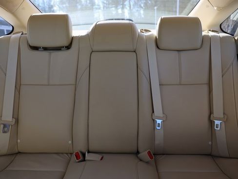 Used 2016 Toyota Avalon Limited image 35