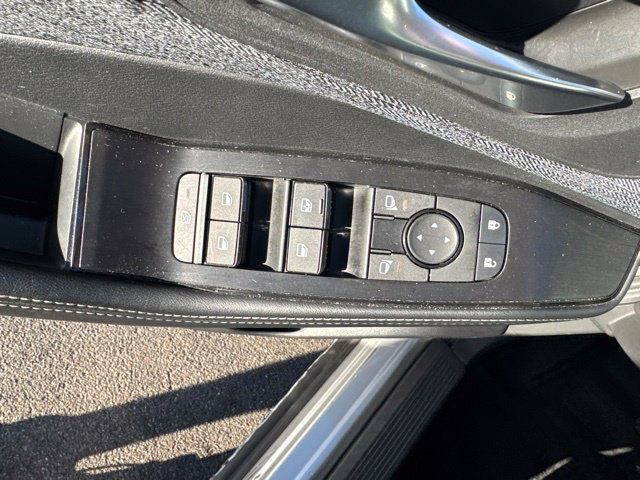 Used 2023 Nissan Rogue SV AWD/4WD image 7