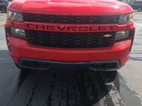 Used 2020 Chevrolet Silverado 1500 Custom w/ Custom Value Package AWD/4WD image 2