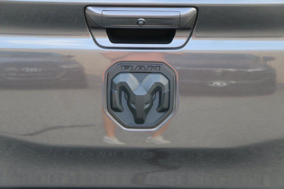 Used 2022 RAM 1500 Laramie AWD/4WD image 5