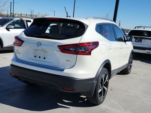 Used 2020 Nissan Rogue Sport SL image 2