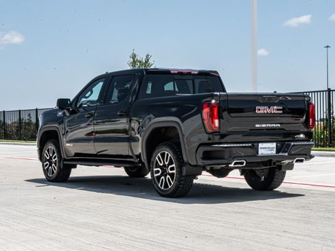 Used 2025 GMC Sierra 1500 AT4 w/ AT4 Premium Package AWD/4WD image 7