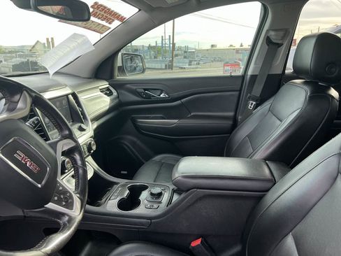 Used 2021 GMC Acadia SLT w/ Technology Package FWD image 12