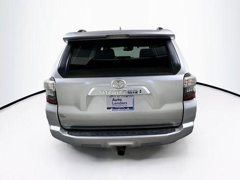 Used 2022 Toyota 4Runner SR5 RWD image 6