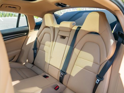 Certified 2023 Porsche Panamera 4 AWD/4WD image 25