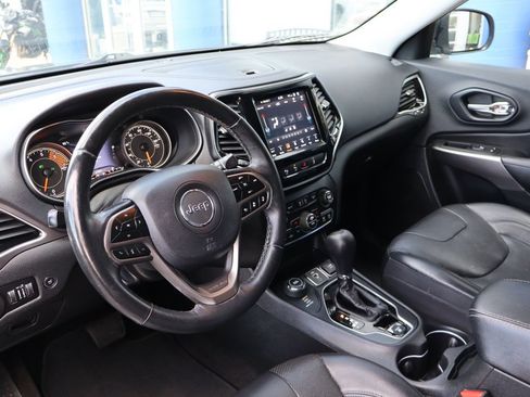 Used 2019 Jeep Cherokee Limited w/ Luxury Group AWD/4WD image 9