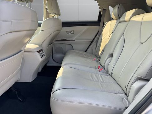 Used 2009 Toyota Venza AWD w/ Comfort Pkg image 16