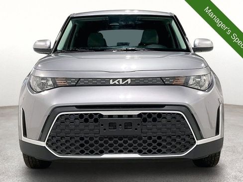 Used 2025 Kia Soul LX w/ LX Technology Package FWD image 4