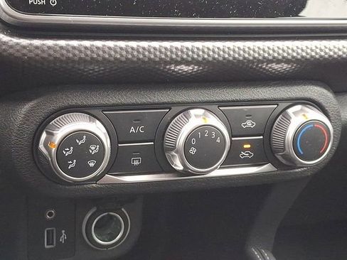 Used 2019 Nissan Kicks S image 16