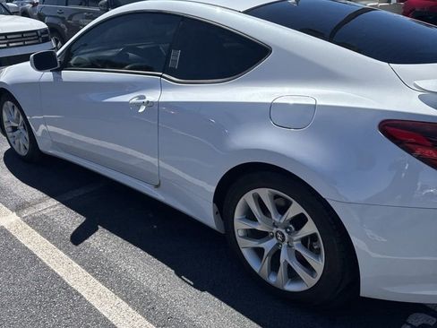 Used 2014 Hyundai Genesis 2.0T image 6