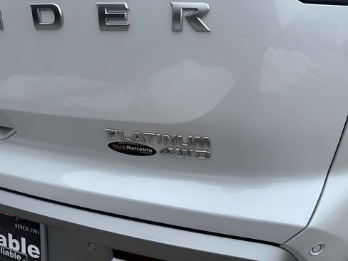 Used 2025 Nissan Pathfinder Platinum image 11