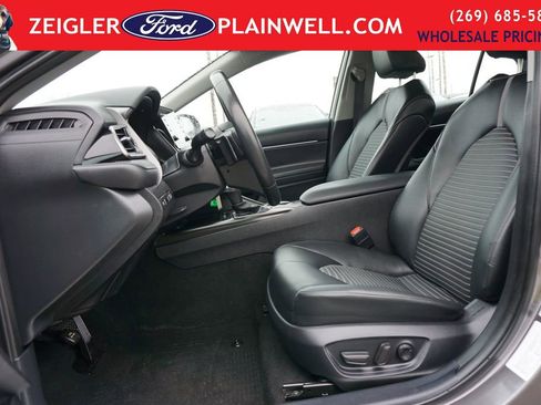 Used 2024 Toyota Camry SE image 15