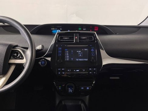 Used 2017 Toyota Prius Two image 15