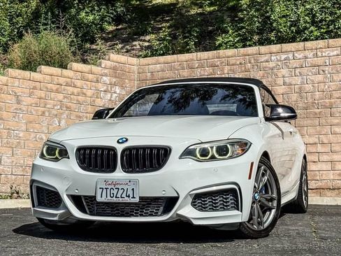 Used 2016 BMW M235i Convertible image 12