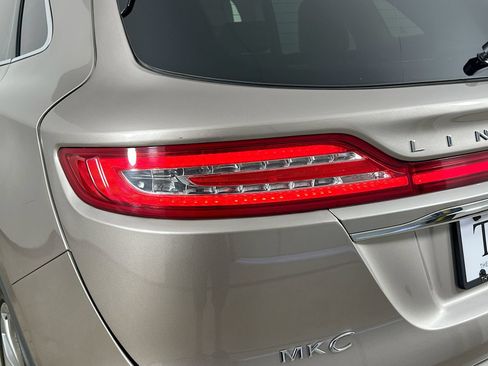 Used 2019 Lincoln MKC Select w/ Select Plus Package AWD/4WD image 12