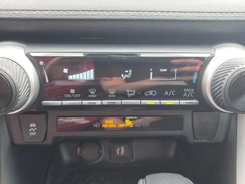 Used 2023 Toyota RAV4 LE FWD image 32
