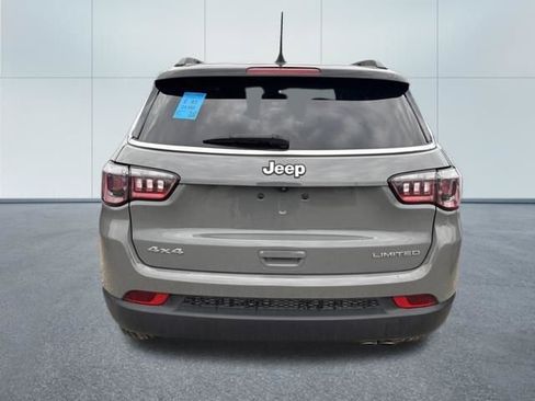 Used 2022 Jeep Compass Limited image 3
