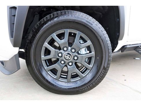 Used 2025 Toyota 4Runner SR5 image 29