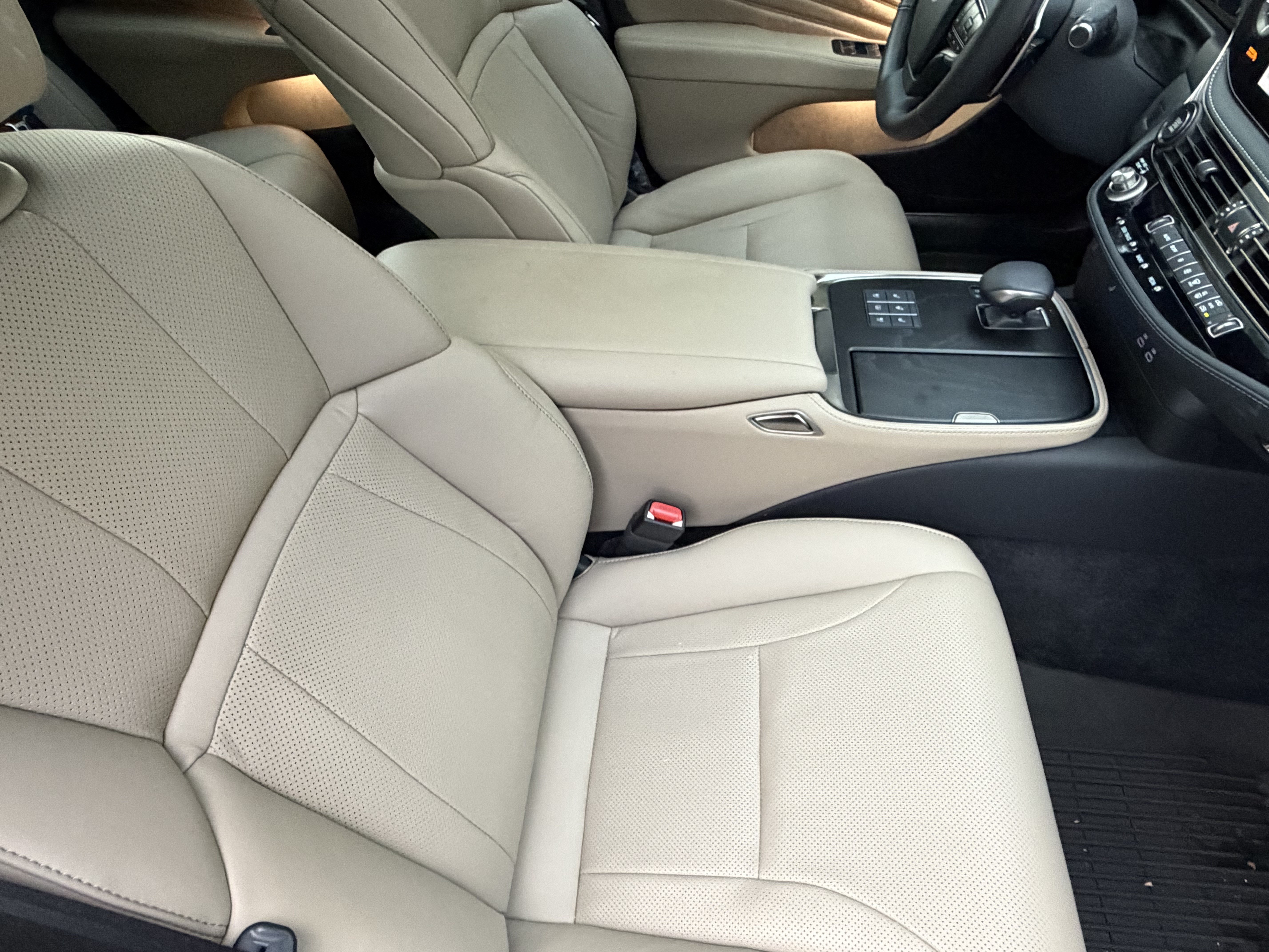 Used 2025 Lexus LS 500 RWD image 42