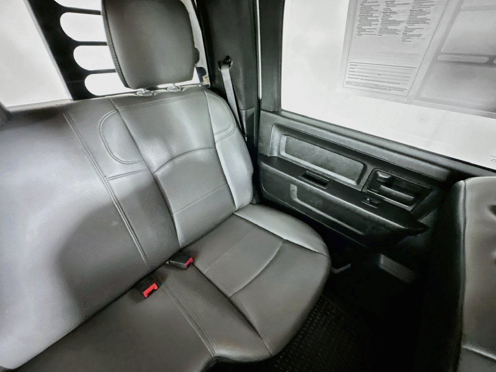 Used 2024 RAM 5500 Tradesman w/ Chrome Appearance Group AWD/4WD image 14