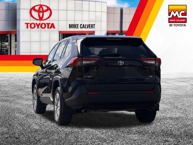 Used 2025 Toyota RAV4 LE FWD image 4