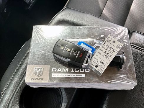 Used 2021 RAM 1500 Laramie w/ Off Road Group AWD/4WD image 15