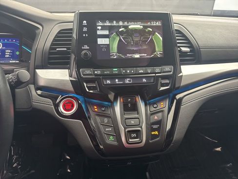 Used 2021 Honda Odyssey Touring image 17