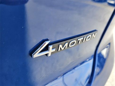 Certified 2025 Volkswagen Atlas Cross Sport SE image 12