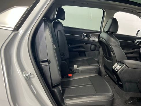 Used 2024 Kia Sorento SX image 29