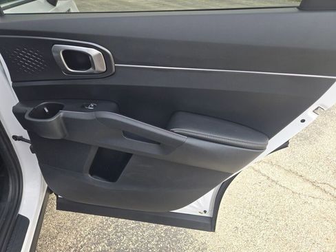 Used 2024 Kia Sorento S w/ Panoramic Sunroof Package FWD image 10