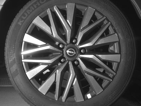 Used 2025 Nissan Altima 2.5 SV FWD image 15