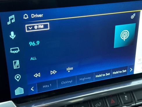 Used 2022 Chevrolet Silverado 1500 RST image 16