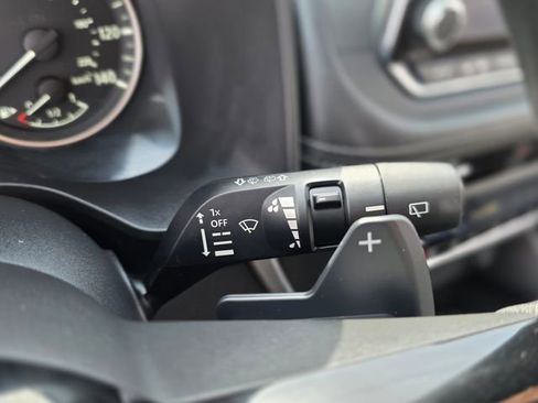 Used 2023 Nissan Rogue SV FWD image 34