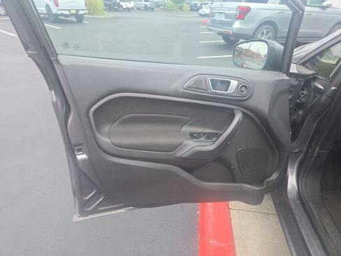 Used 2014 Ford Fiesta SE FWD image 10