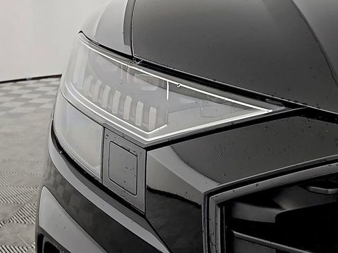 Used 2023 Audi SQ8 Prestige image 9