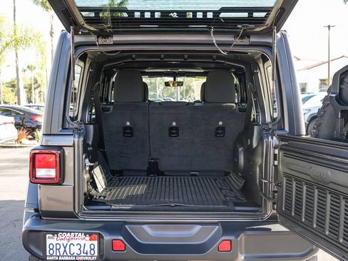 Used 2020 Jeep Wrangler Unlimited Rubicon AWD/4WD image 23