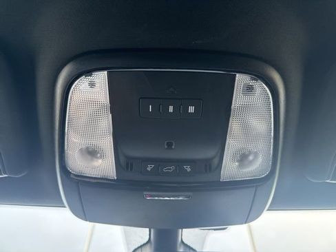 Used 2023 Dodge Durango GT image 33