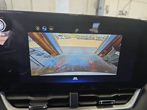 Used 2026 Chevrolet Equinox LT FWD image 23