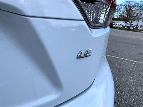 Used 2023 Toyota Corolla LE image 29