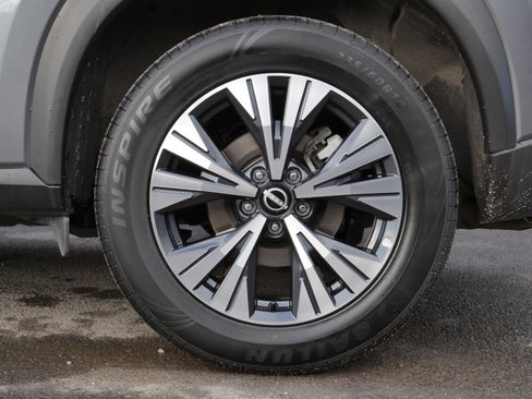 Certified 2022 Nissan Rogue SV image 15