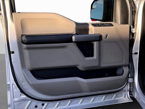 Used 2018 Ford F150 XLT image 16