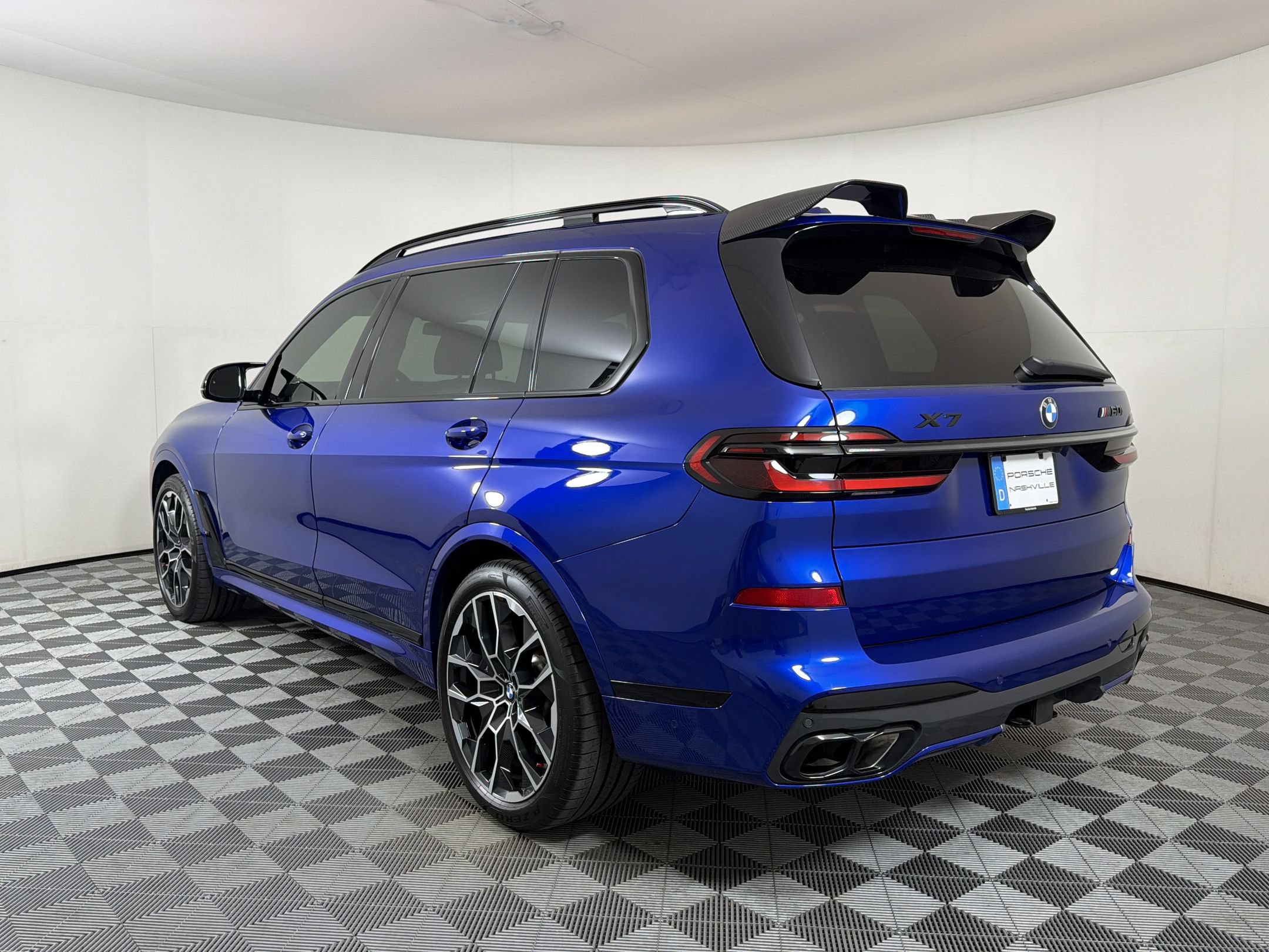 Used 2025 BMW X7 M60i w/ Executive Package AWD/4WD image 3