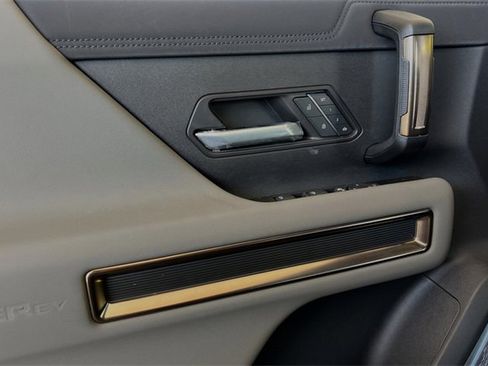 Used 2024 GMC Hummer EV 2X w/ Extreme Off-Road Package image 11