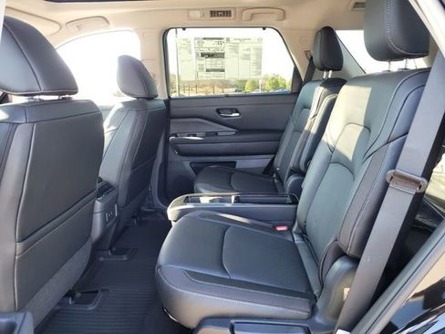 New 2026 Nissan Pathfinder SL w/ SL Premium Package AWD/4WD image 8